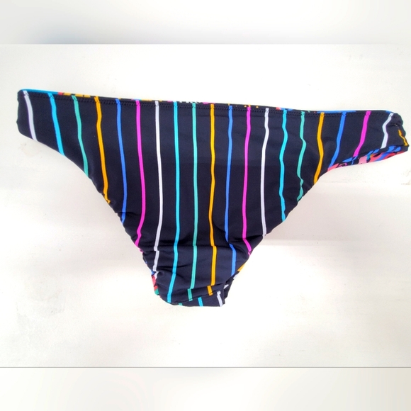 VERA BRADLEY REVERSIBLE 2 PIECE SWIMSUIT - Picture 11 of 14